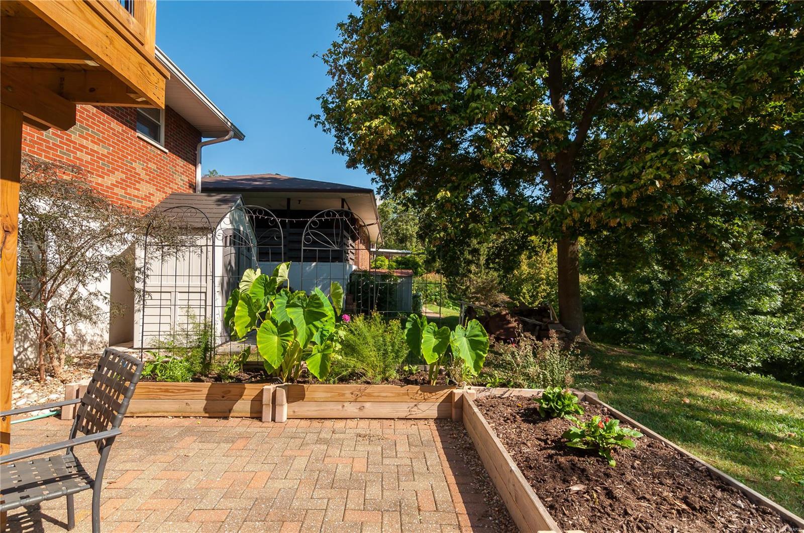102 DEBBIE DR