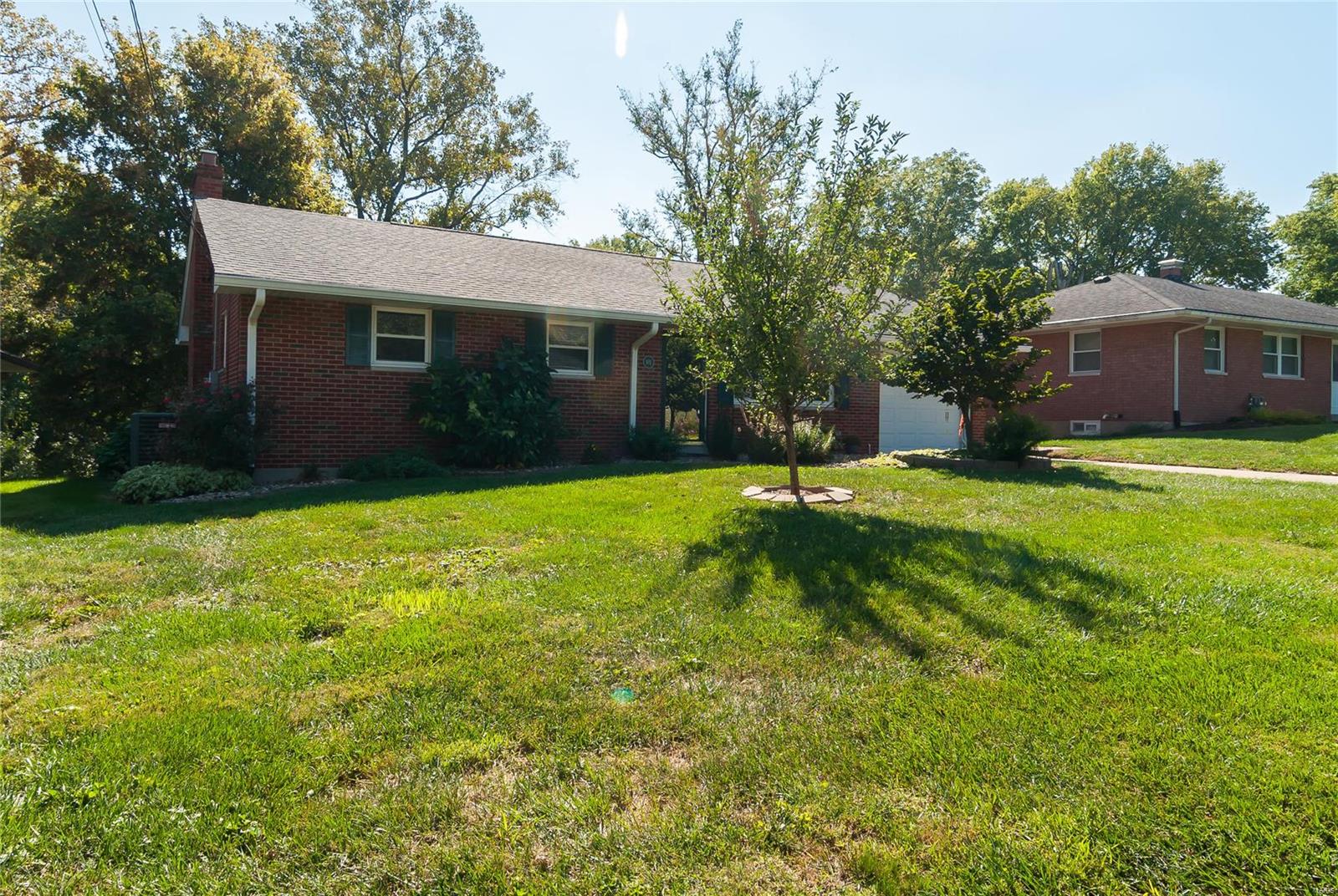 102 DEBBIE DR