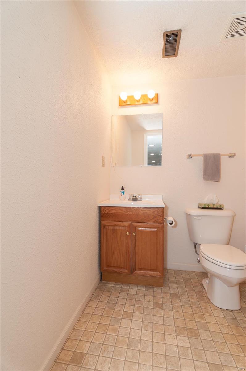 102 DEBBIE DR