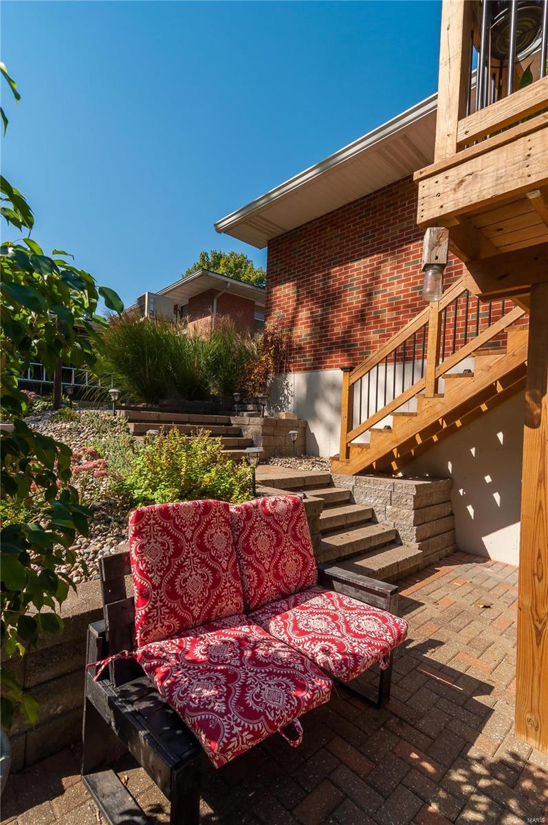 102 DEBBIE DR