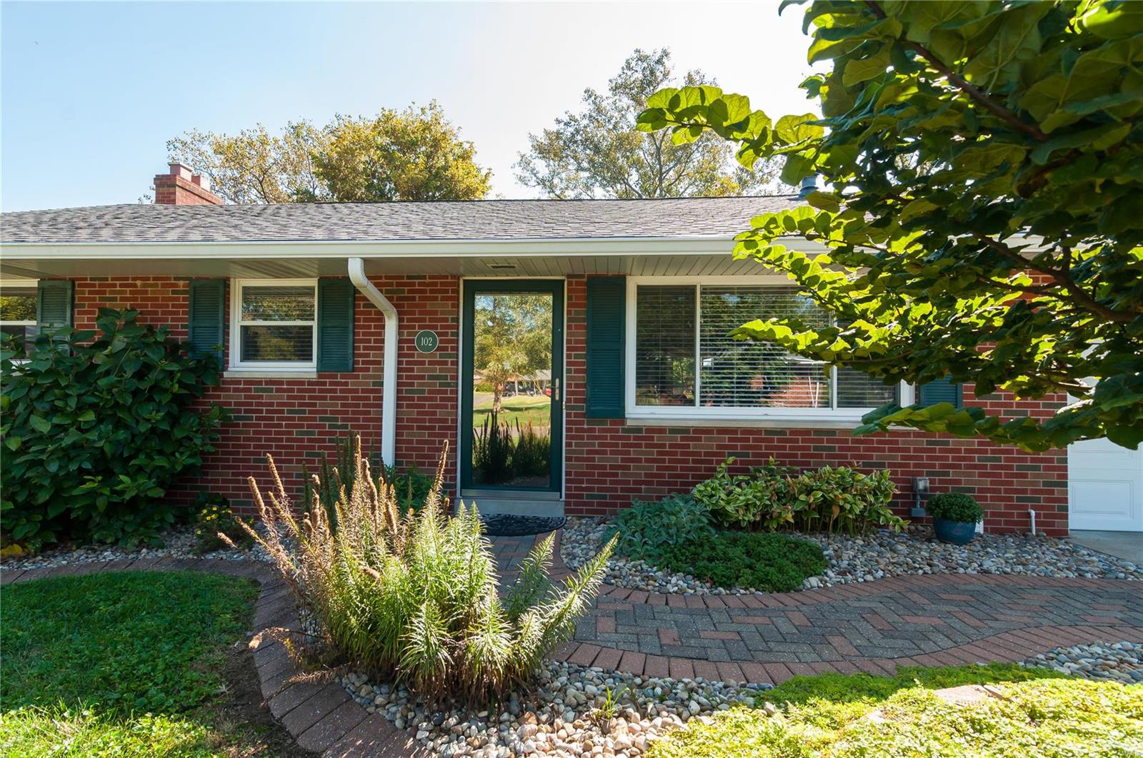 102 DEBBIE DR