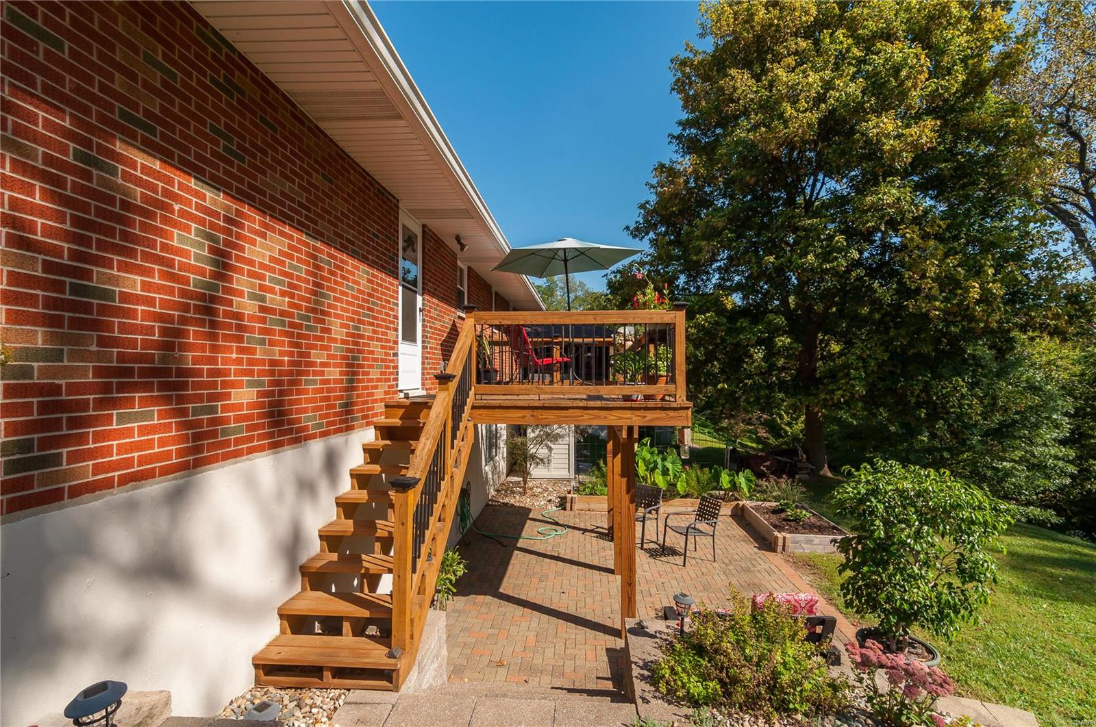 102 DEBBIE DR
