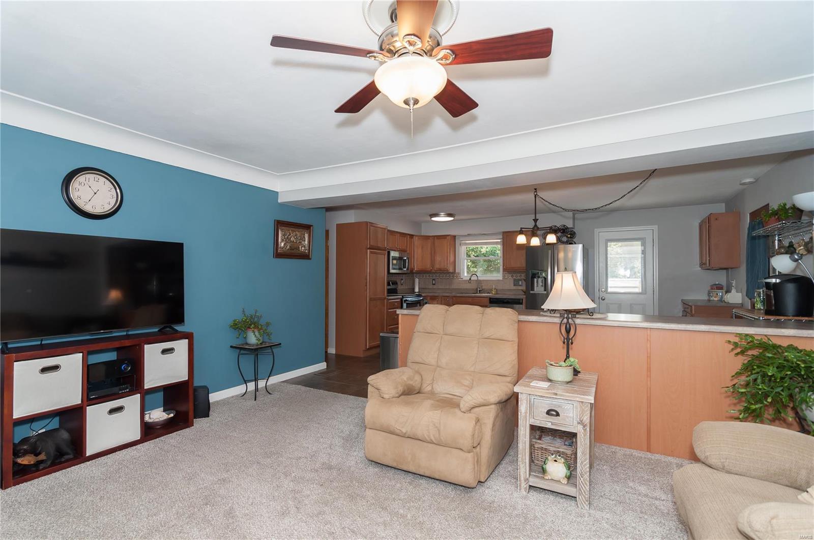 102 DEBBIE DR