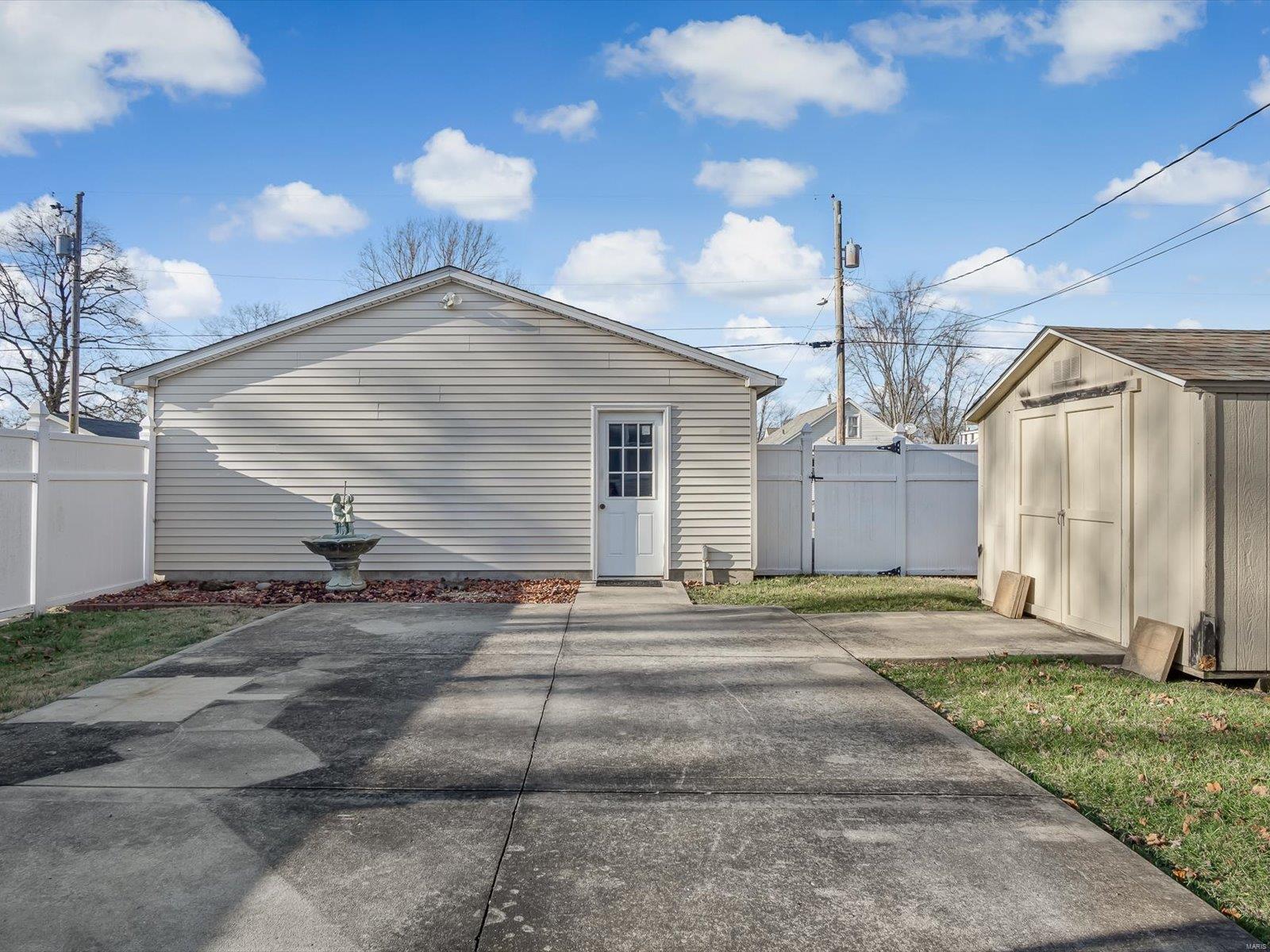 1705 E B Street