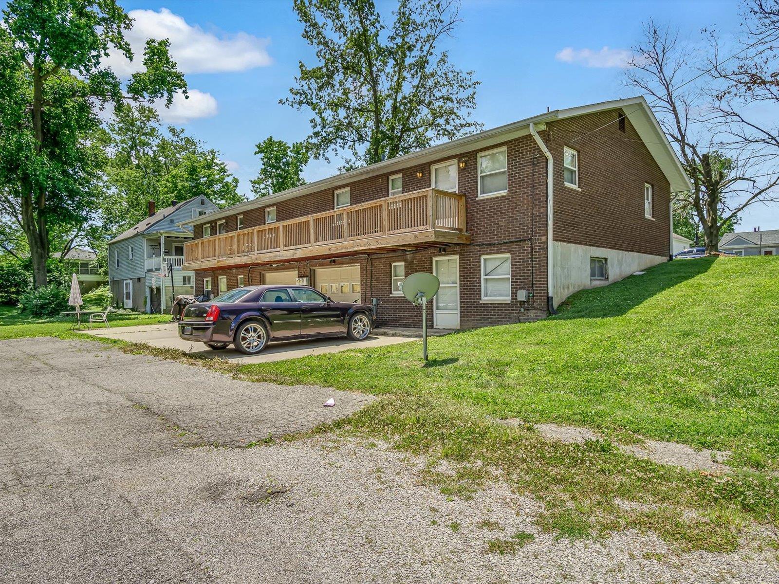 612 N Combs Avenue