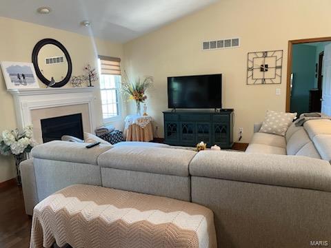 2771 E B Street Road Unit: F