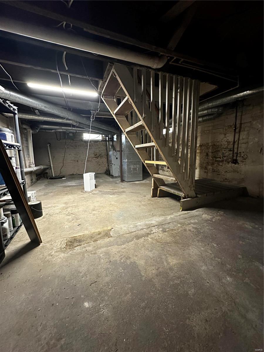 115 W 5th Street