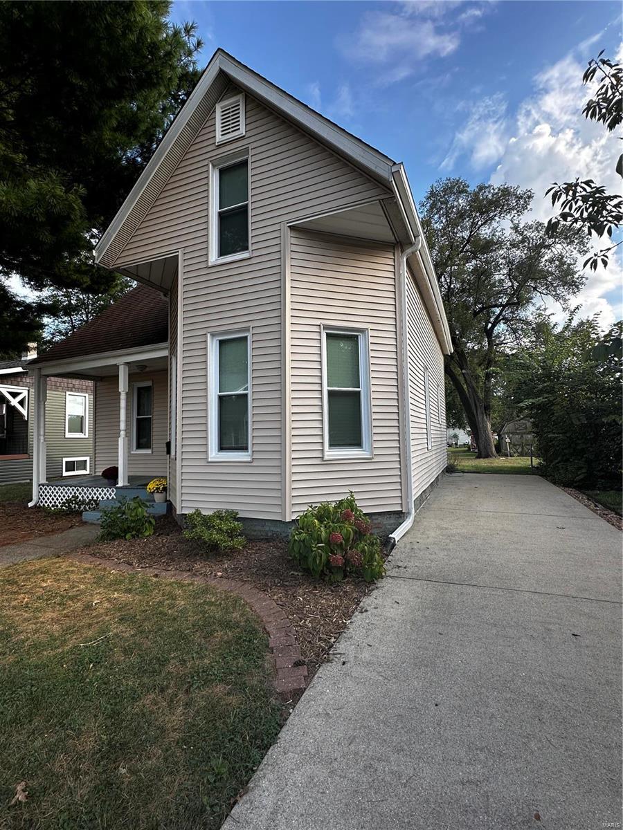 115 W 5th Street