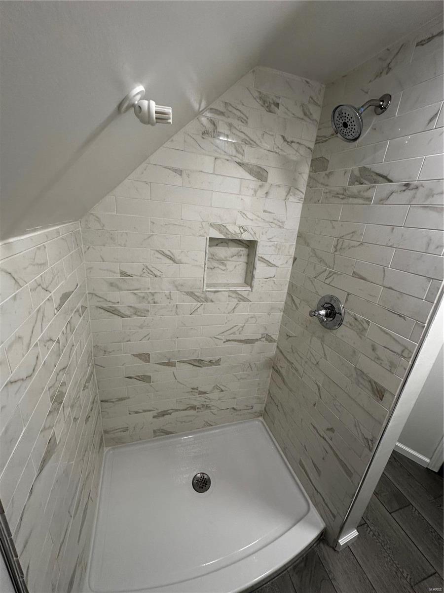 115 W 5th Street