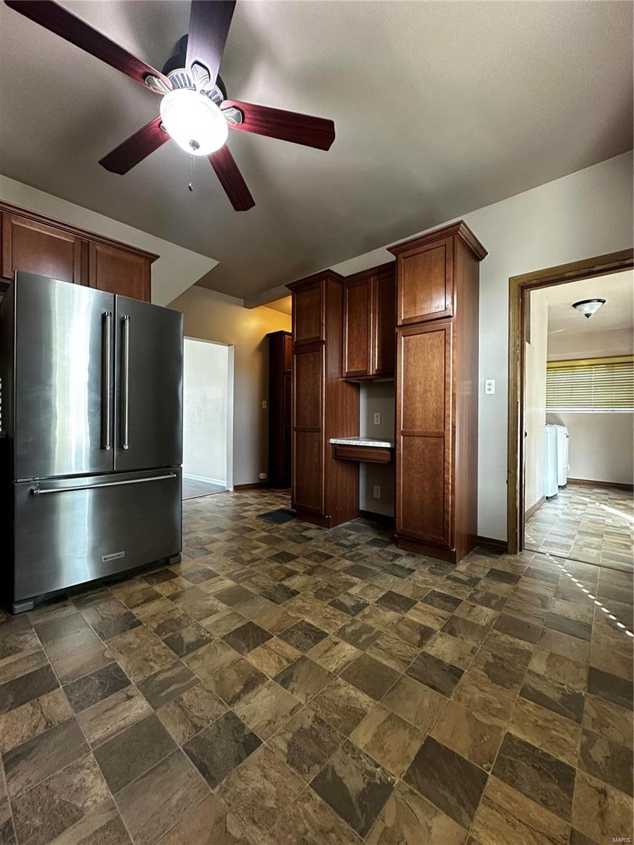 115 W 5th Street