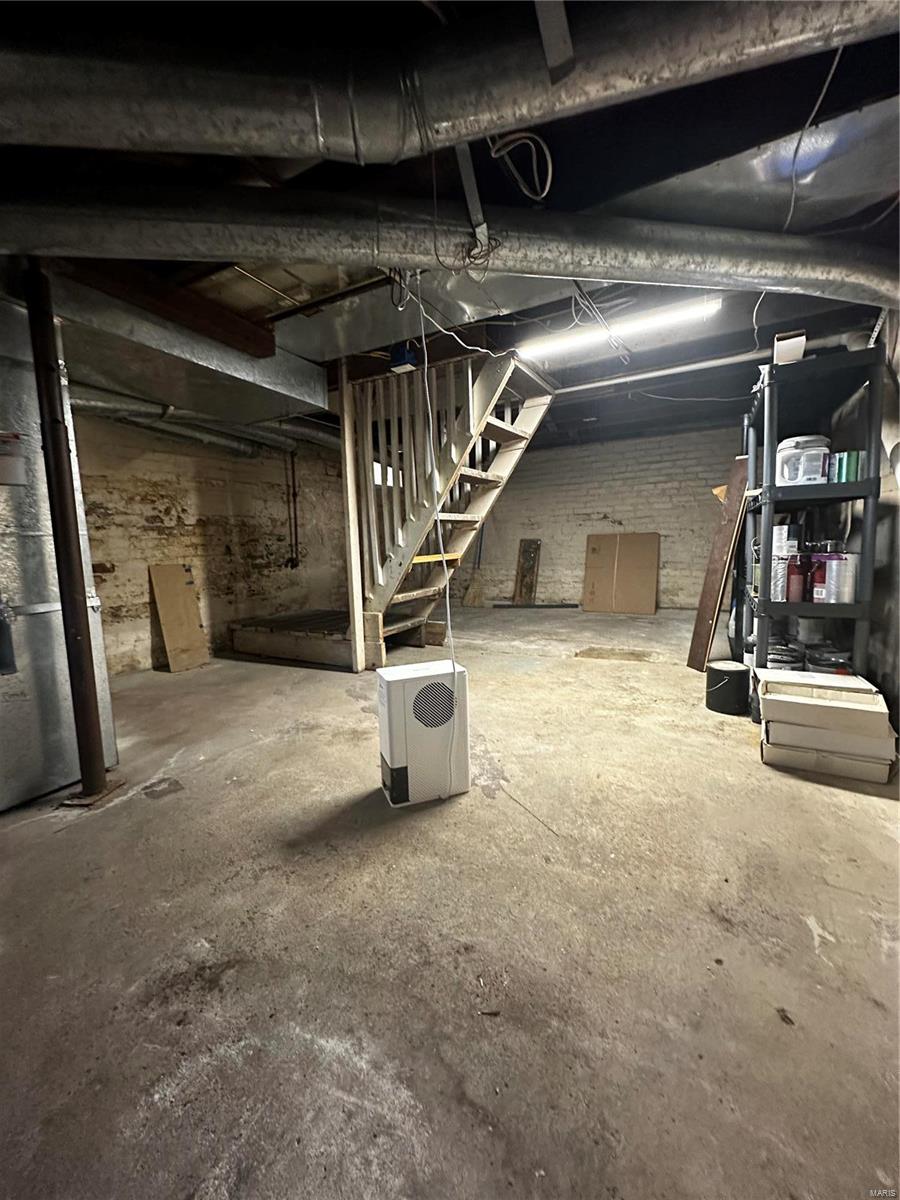 115 W 5th Street