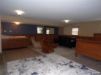 4017 Central Lane