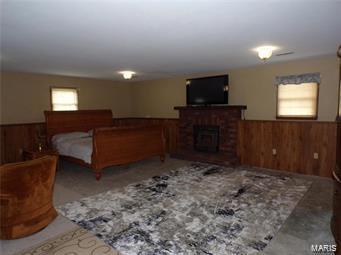 4017 Central Lane