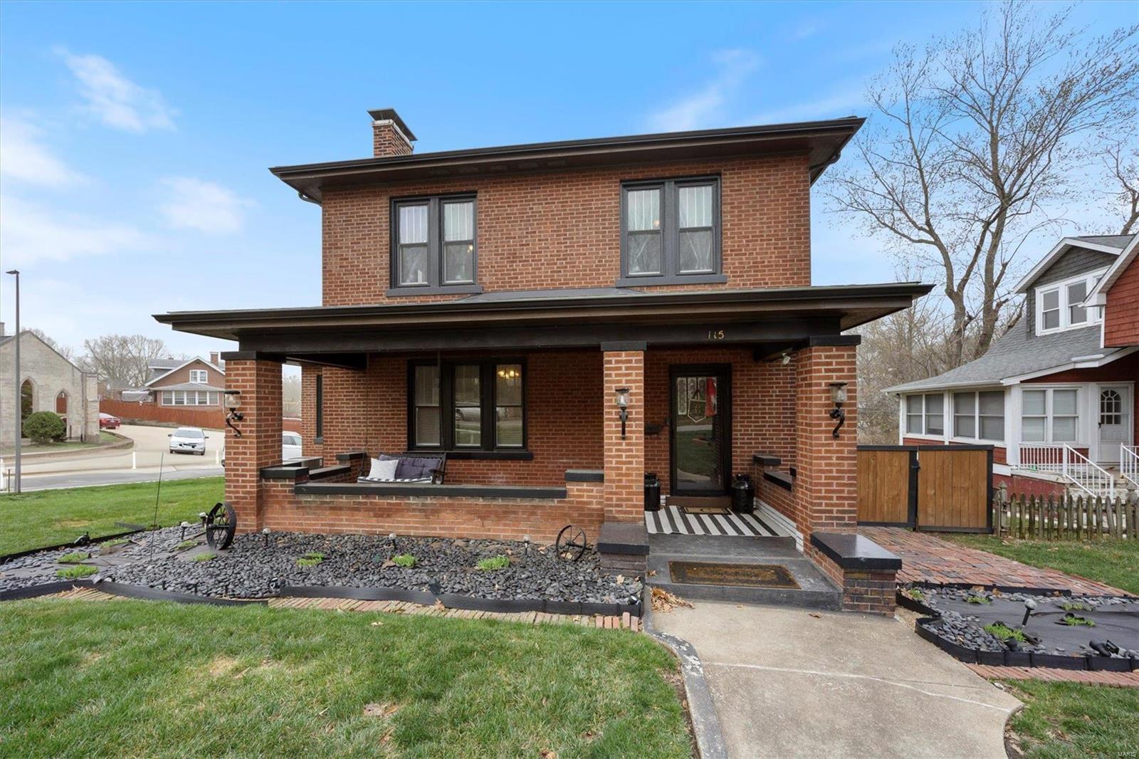 115 N Douglas Avenue
