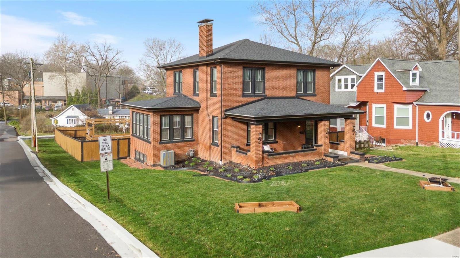 115 N Douglas Avenue
