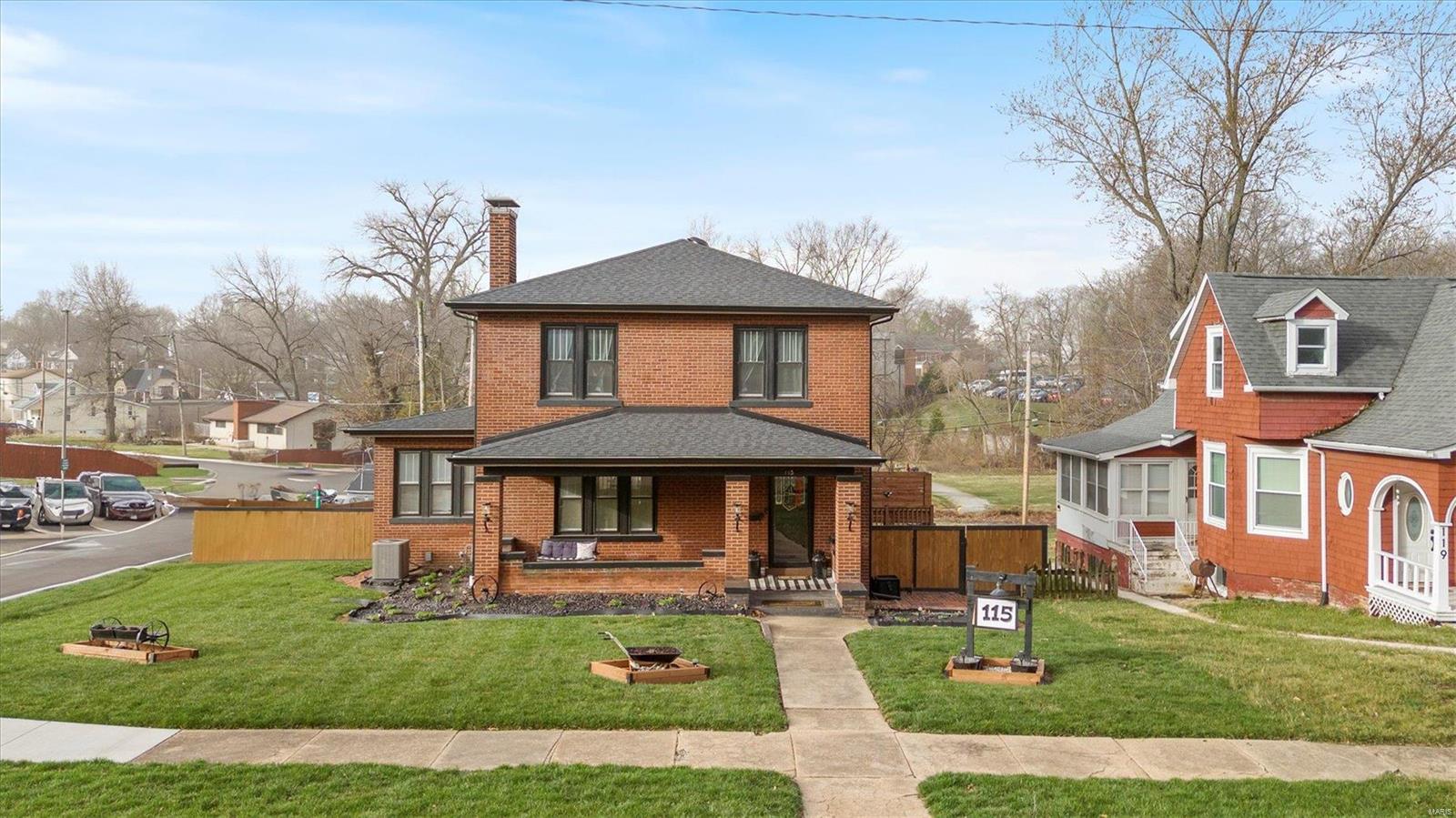 115 N Douglas Avenue