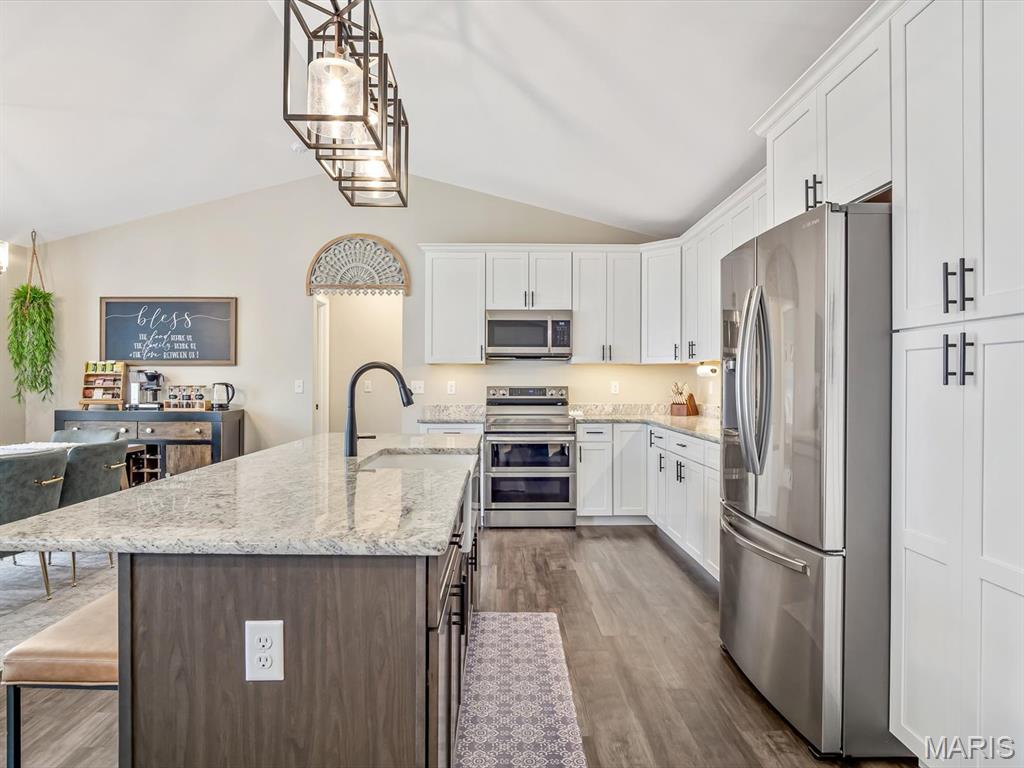 2642 London Lane