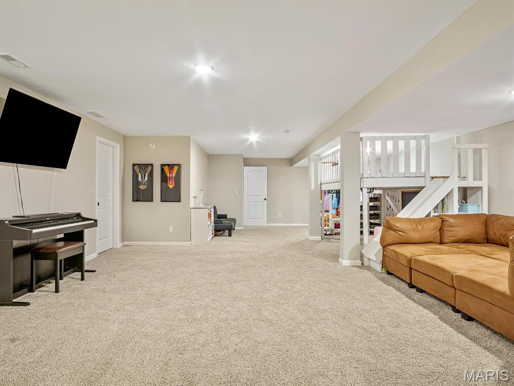 2642 London Lane