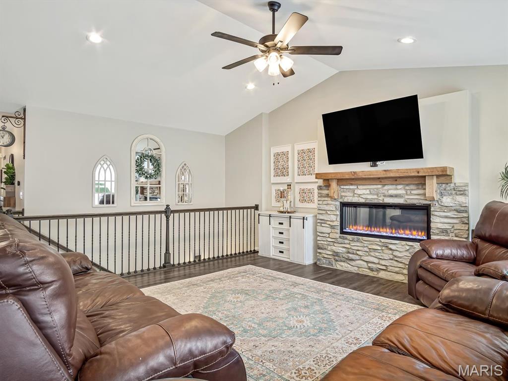 2642 London Lane
