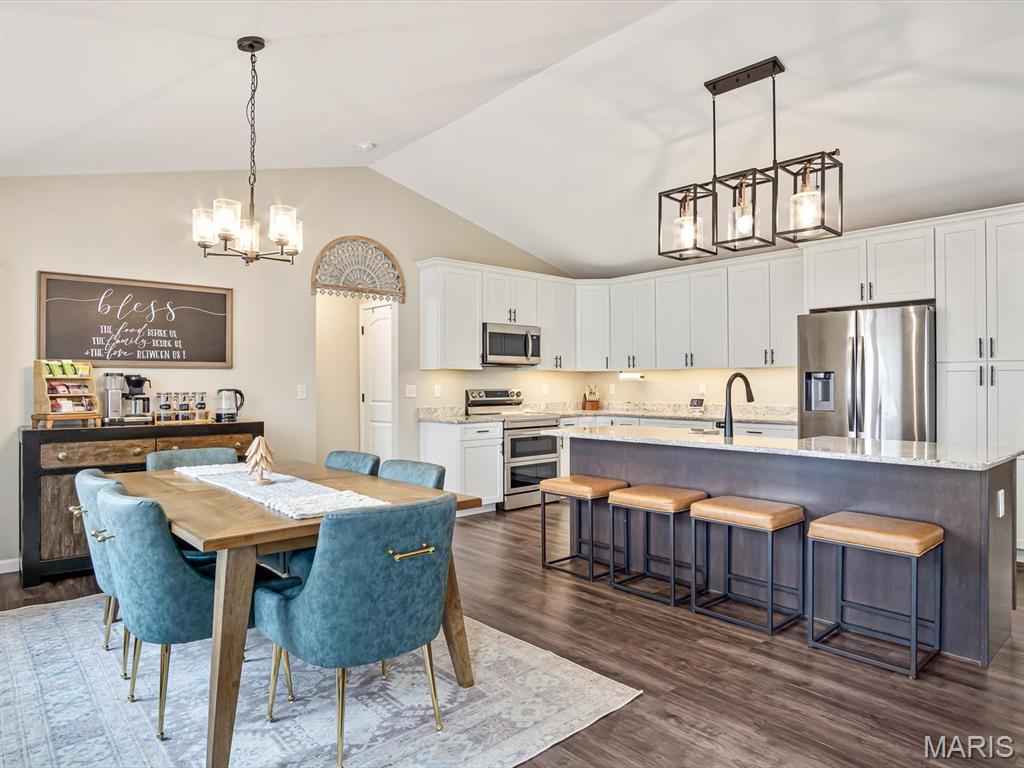 2642 London Lane
