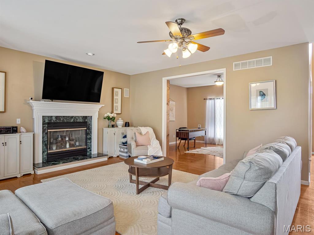 1011 Lyonshall Boulevard