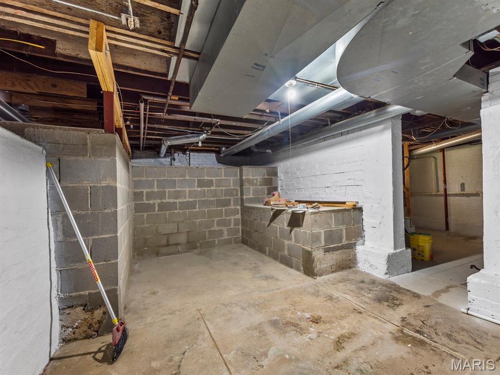 220 W Cleveland Avenue