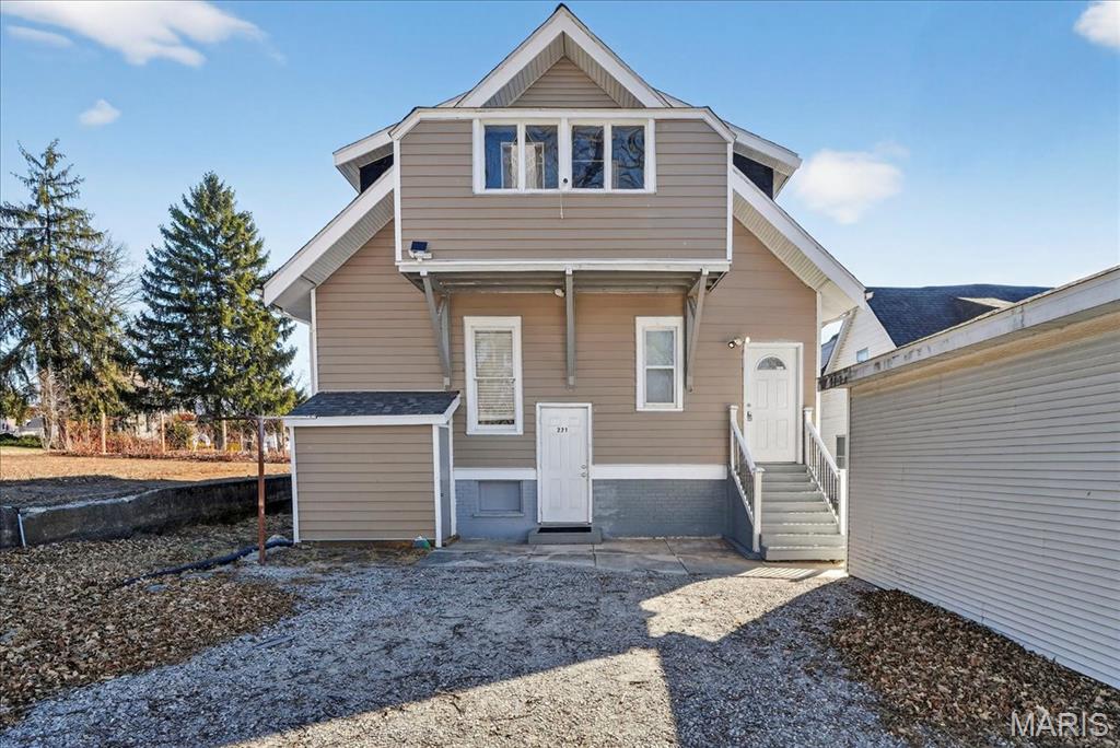 221 Lebanon Avenue