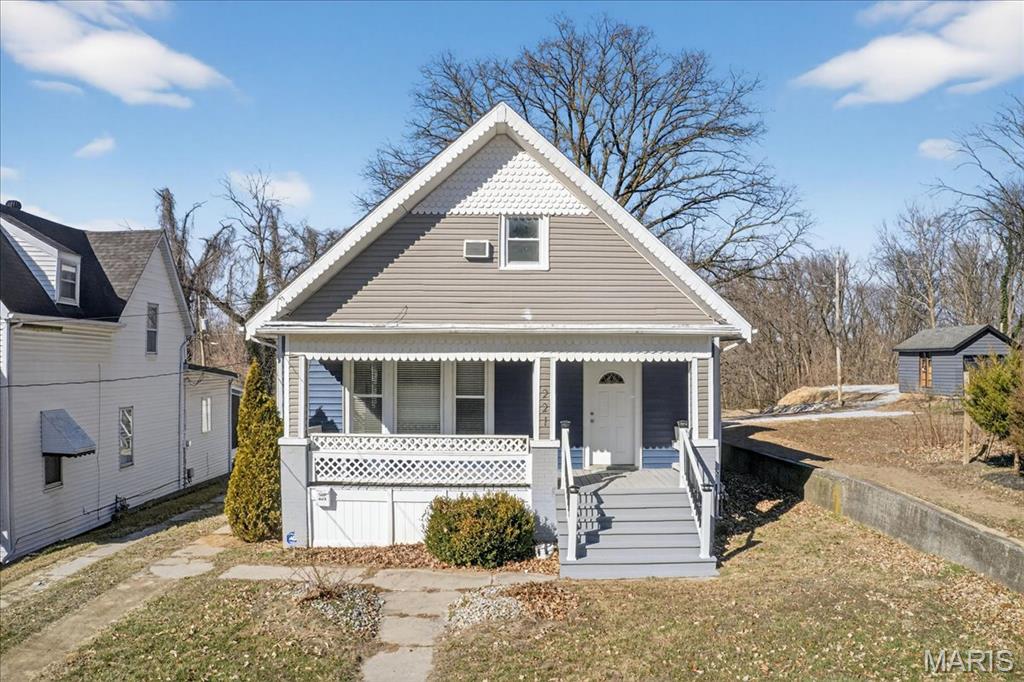 221 Lebanon Avenue