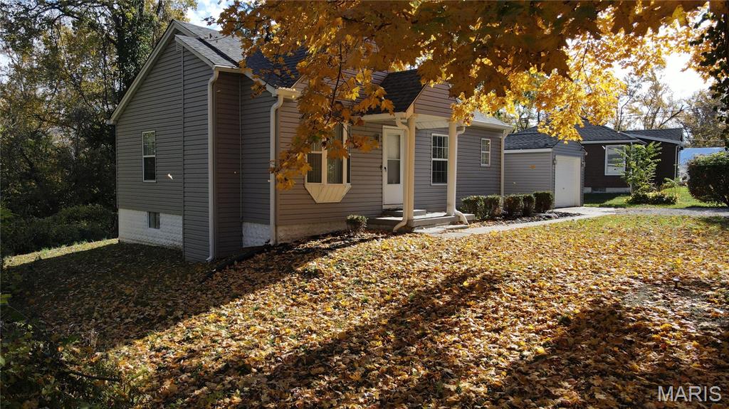 6 N Woodcrest Drive
