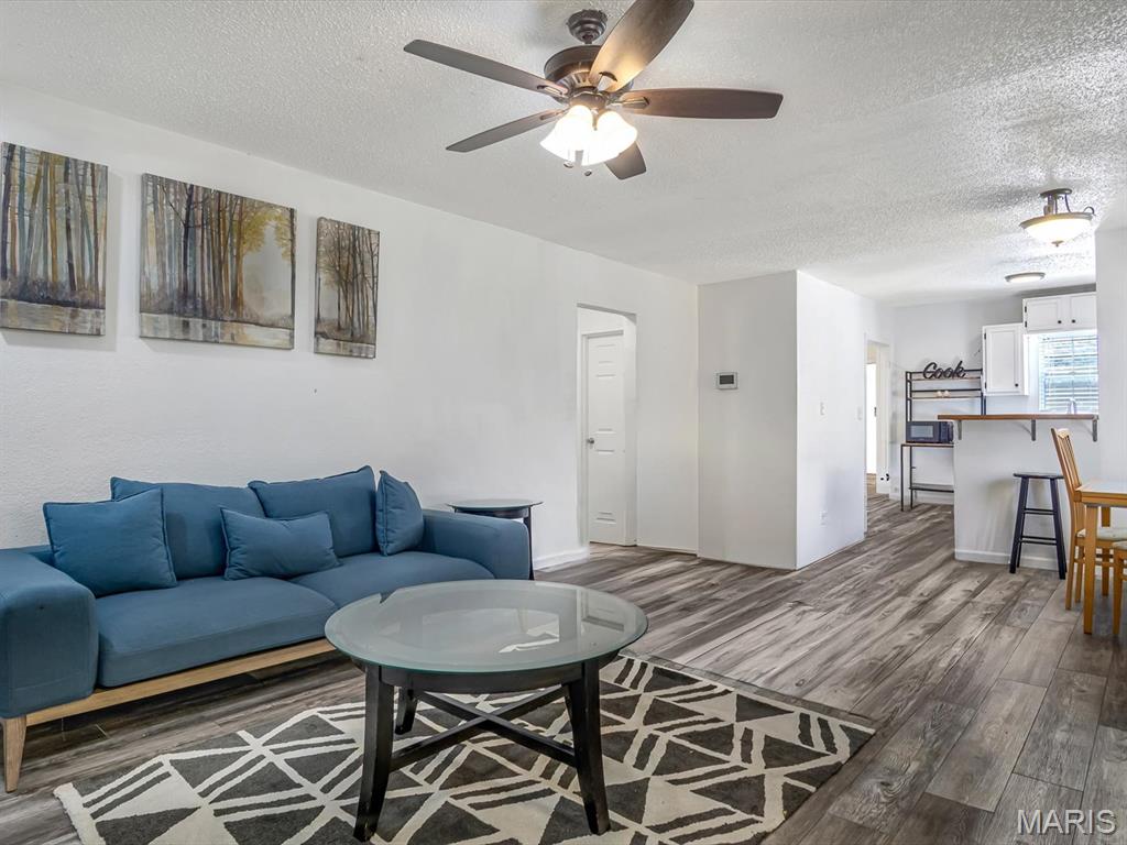 6 N Woodcrest Drive