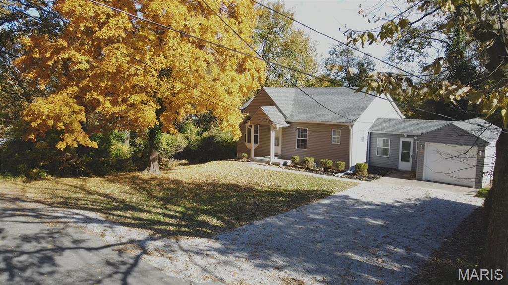 6 N Woodcrest Drive