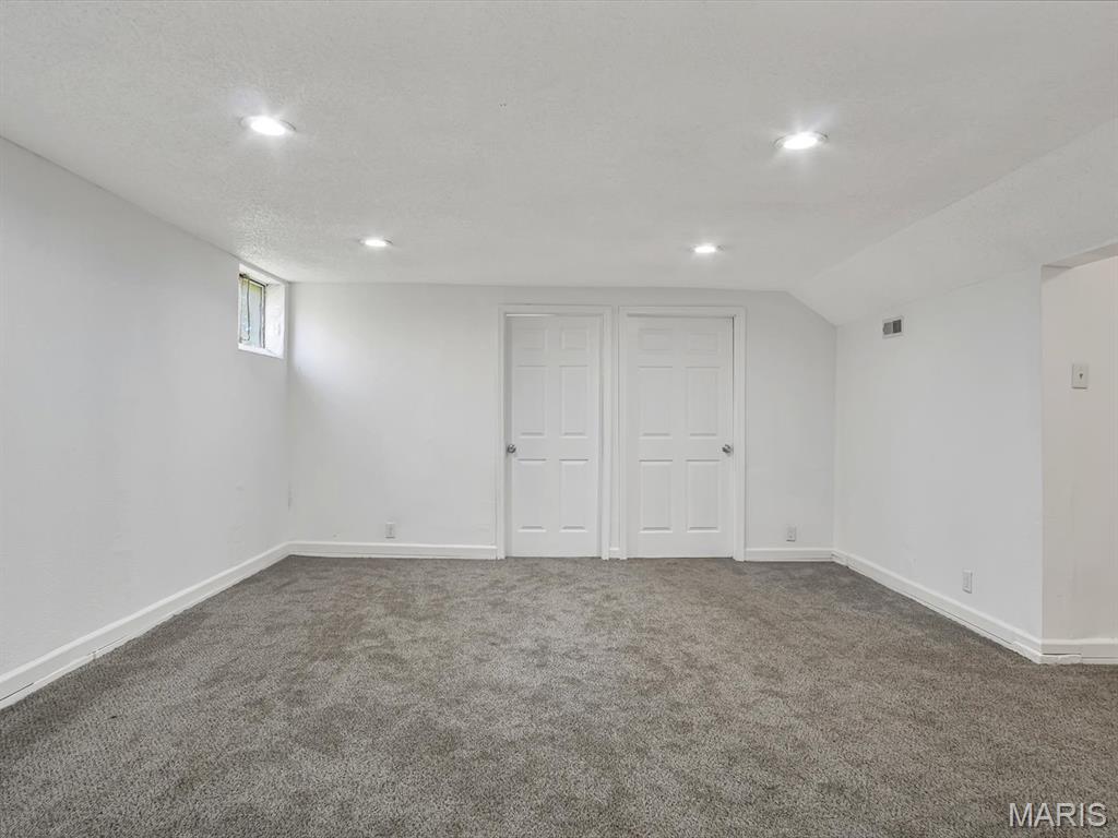 6 N Woodcrest Drive
