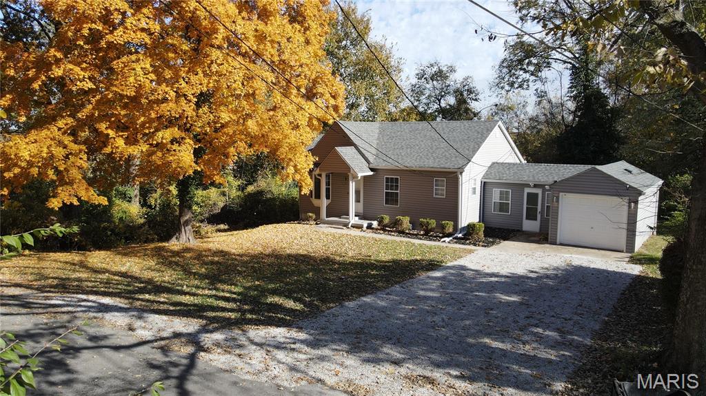 6 N Woodcrest Drive