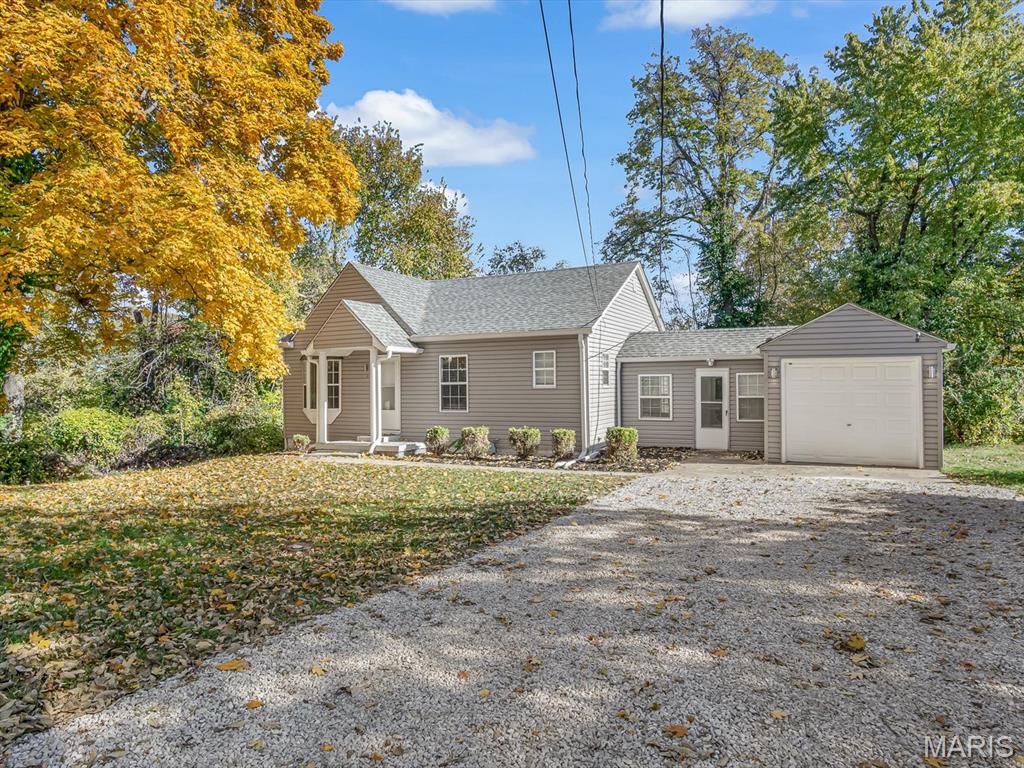 6 N Woodcrest Drive