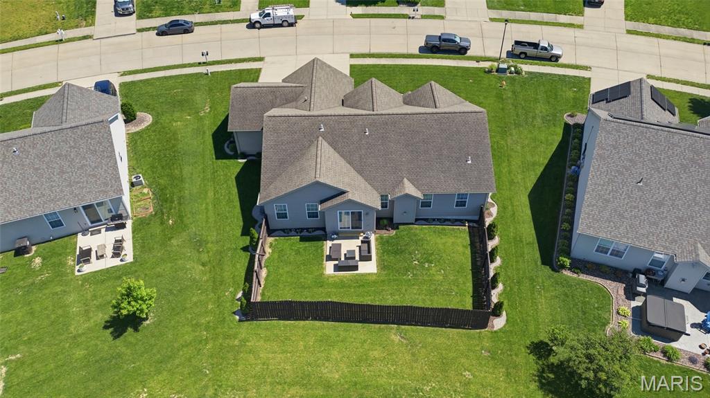 2742 London Lane