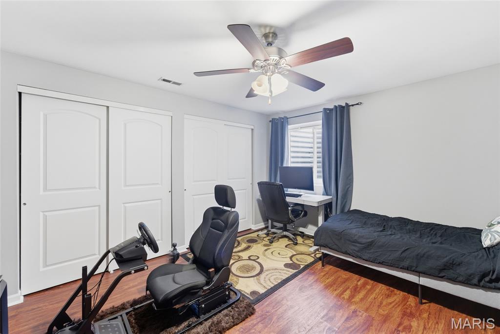 2742 London Lane