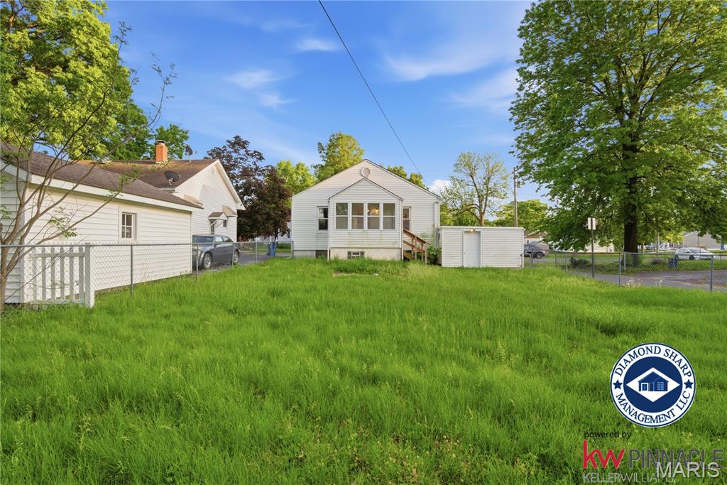 128 Mounds Avenue