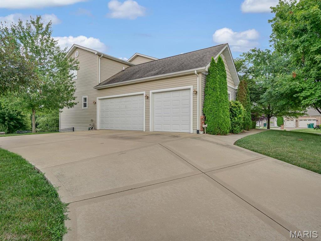 1200 Gregerson Ct Court