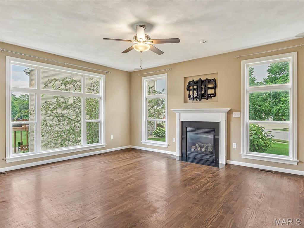1200 Gregerson Ct Court