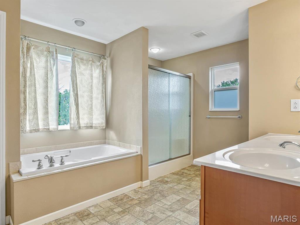 1200 Gregerson Ct Court
