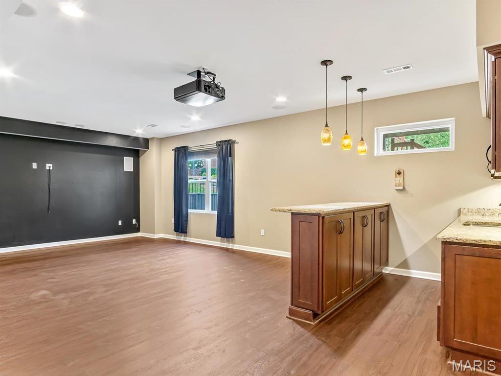 1200 Gregerson Ct Court