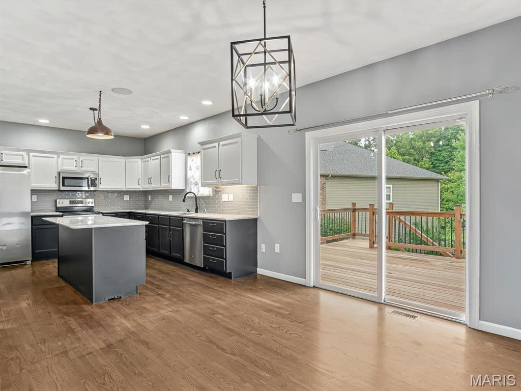 1200 Gregerson Ct Court