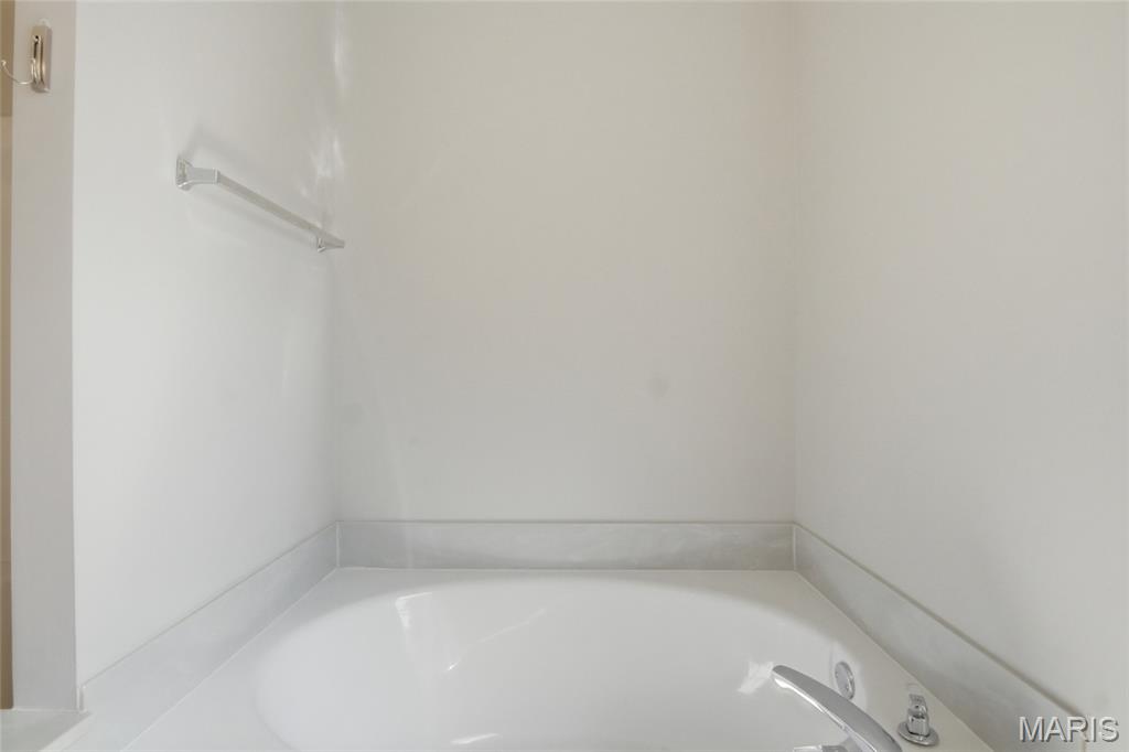 207 Knollhaven Trail