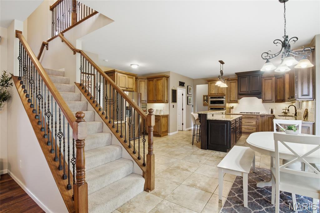 207 Knollhaven Trail