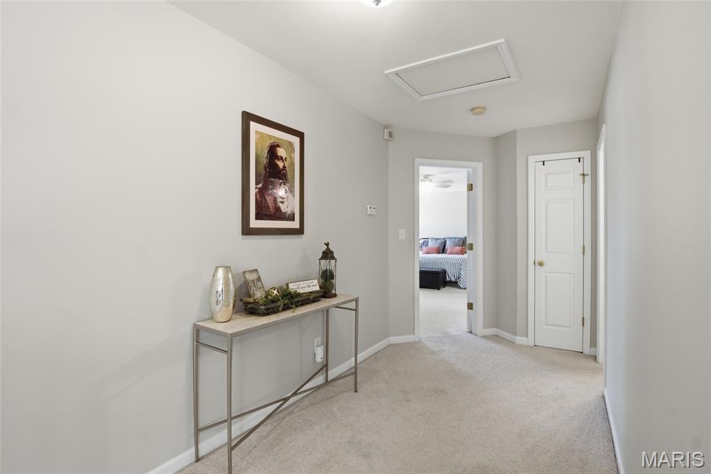 207 Knollhaven Trail
