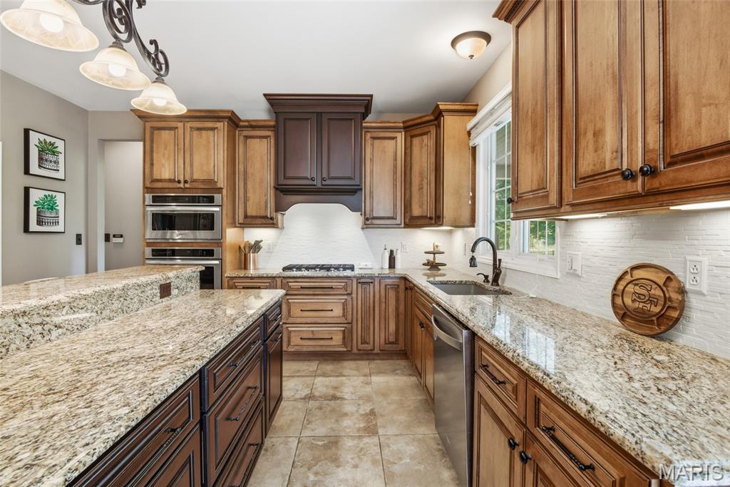 207 Knollhaven Trail