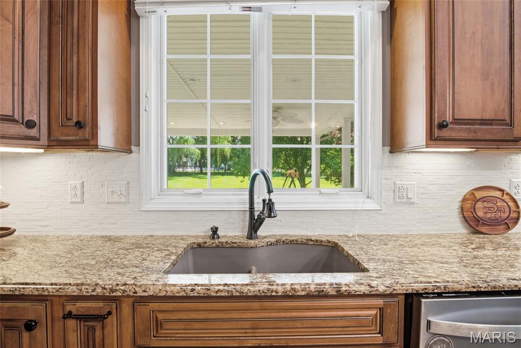 207 Knollhaven Trail