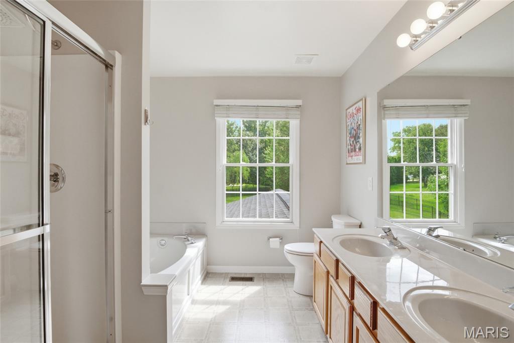 207 Knollhaven Trail