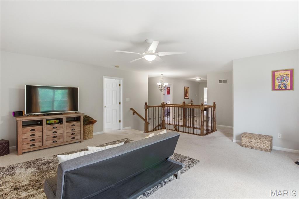 207 Knollhaven Trail
