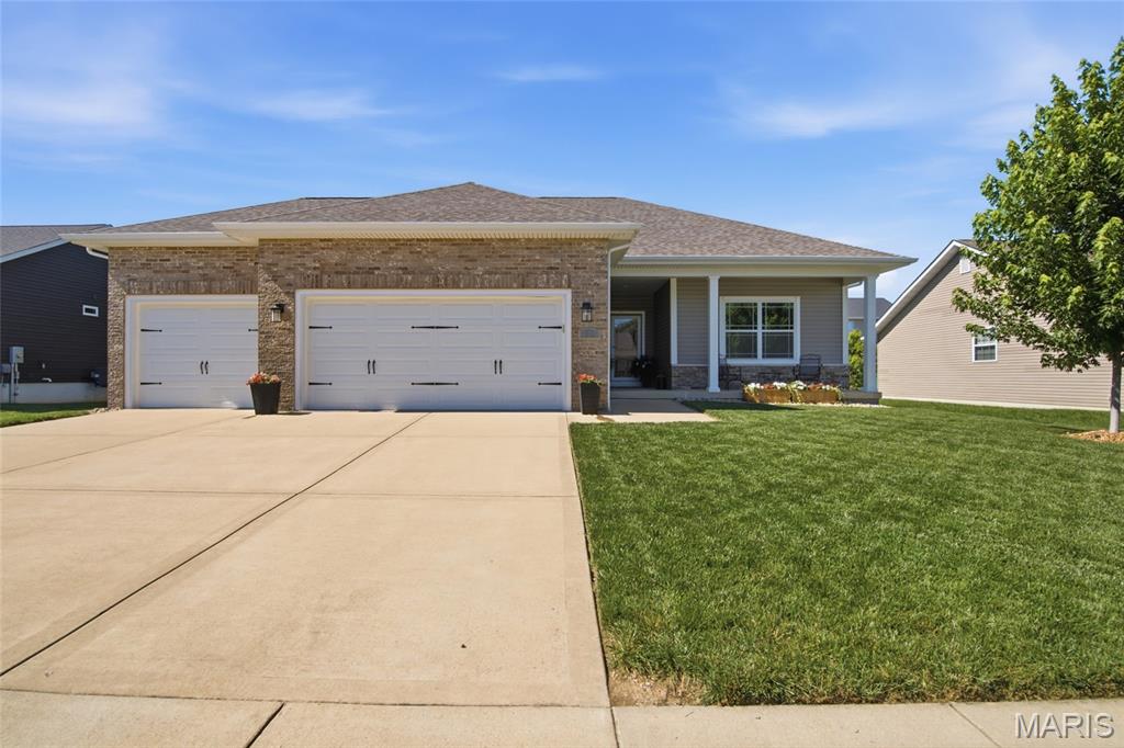 608 Willowbrook Way